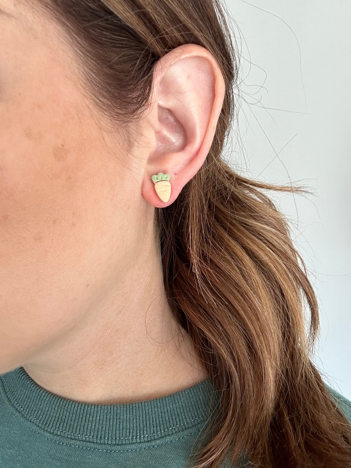 White/Pink Floral Bunny + Carrot Stud Pack