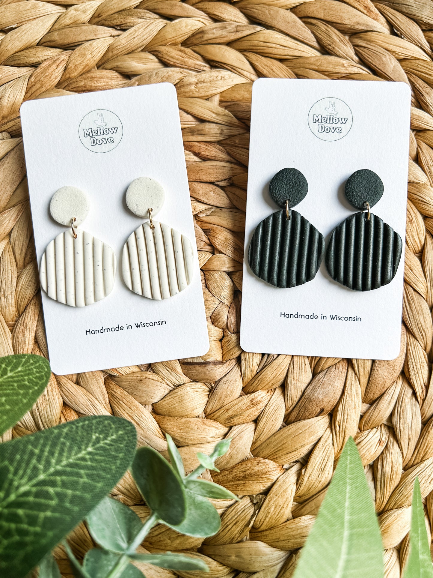 Cream/Black Ribbed Earrings