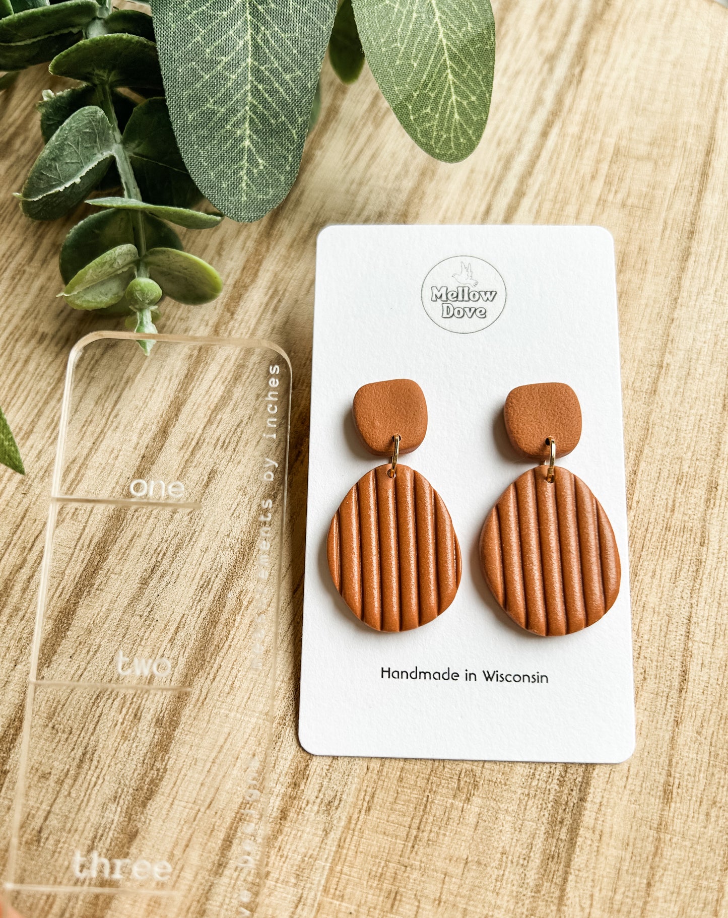 Ribbed Oval Dangle | Burgandy, Cinnamon Brown