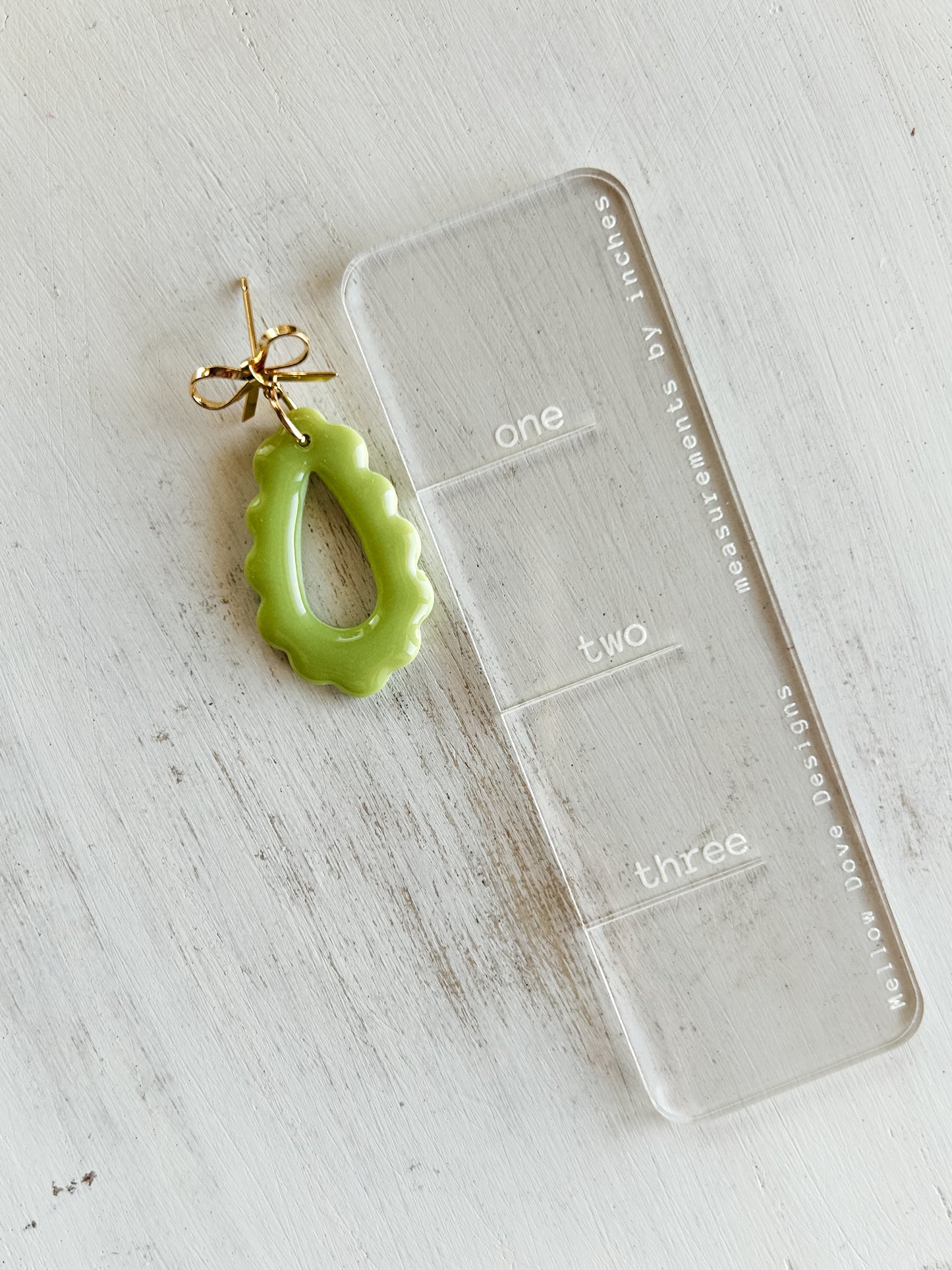 Whimsy Scalloped Bow Dangle | Matcha Green