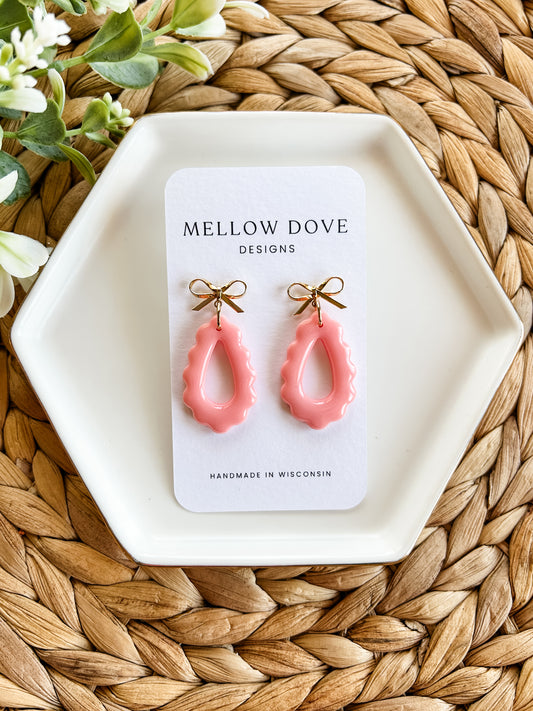 Whimsy Scalloped Bow Dangle | Coral Pink