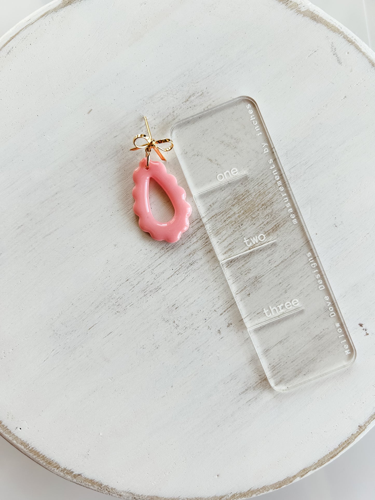 Whimsy Scalloped Bow Dangle | Coral Pink